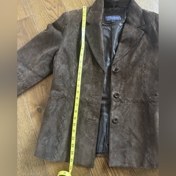 Women's Brown Suede Jacket - Picture 8 of 12